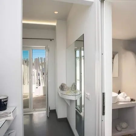 Jonaz & * Mykonos Town